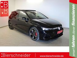 Grenadillschwarz Gebraucht 2025 VW Golf Style Limousine | 42.899 € (Teuer)