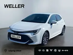 Weiss Gebraucht 2022 Toyota Corolla Team Limousine | 20.990 € (Guter Preis)