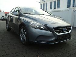 Grau Gebraucht 2015 Volvo V40 You! Kombi | 11.495 € (Fairer Preis)