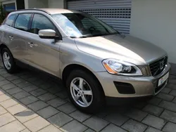 Beige Gebraucht 2011 Volvo XC60 Momentum SUV | 10.950 € (Fairer Preis)