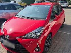 Rot Gebraucht 2018 Toyota Yaris Hybrid Team Kleinwagen | 13.000 € (Fairer Preis)