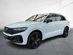 Pure white Neu 2025 VW Touareg R-line SUV | 99.950 €