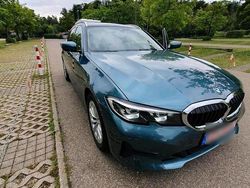Grün Gebraucht 2020 BMW 320 Kombi | 29.500 €