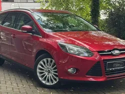Red candy/candy red Gebraucht 2013 Ford Focus Titanium Kombi | 9.999 € (Etwas zu teuer)