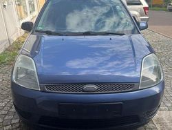 Violet Gebraucht 2005 Ford Fiesta Kleinwagen | 900 € (Guter Preis)