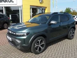 Zedergrün Neu 2025 Dacia Duster Journey SUV | 28.890 € (Fairer Preis)