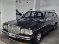 Schwarz Gebraucht 1984 Mercedes E230 Kombi | 12.000 €