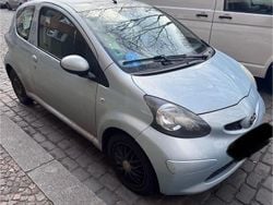 Blau Gebraucht 2006 Toyota Aygo Kleinwagen | 1.100 € (Guter Preis)