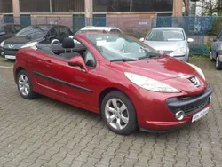 Weinrot Gebraucht 2008 Peugeot 207 CC Cabrio | 3.900 € (Etwas zu teuer)