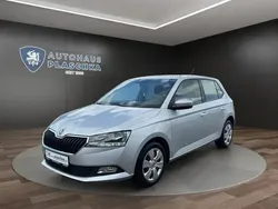 Schwarz (schwarzmagic perleffekt) Gebraucht 2020 Skoda Fabia Drive Kombi | 12.919 € (Guter Preis)