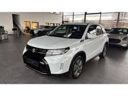 Cool white pearl metallic Gebraucht 2025 Suzuki Vitara Comfort SUV | 21.770 € (Superpreis)