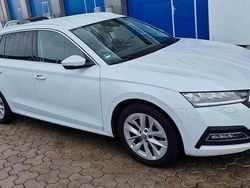 Bila moon/moon white Gebraucht 2021 Skoda Octavia Style Kombi | 15.800 € (Guter Preis)