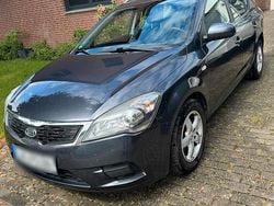 Grau Gebraucht 2010 Kia Ceed Sportswagon Kombi | 2.300 € (Guter Preis)
