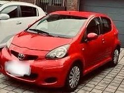 Rot Gebraucht 2009 Toyota Aygo Kleinwagen | 2.599 €