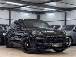 Schwarz Gebraucht 2017 Porsche Cayenne S Chrono SUV | 67.890 €