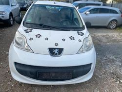 Weiß Gebraucht 2007 Peugeot 107 Kleinwagen | 599 €