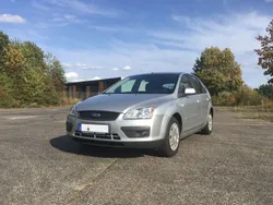 Silber Gebraucht 2008 Ford Focus Ambiente Limousine | 2.200 € (Fairer Preis)