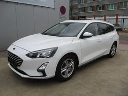 Weiß Gebraucht 2022 Ford Focus Cool & Connect Limousine | 14.870 € (Superpreis)