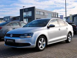 Silber Gebraucht 2013 VW Jetta Comfortline Limousine | 9.400 € (Etwas zu teuer)