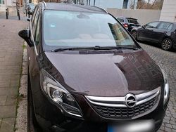 Braun Gebraucht 2015 Opel Zafira Van / Kleinbus | 8.900 €
