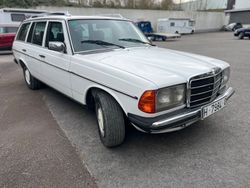 Weiß Gebraucht 1983 Mercedes 300 Kombi | 19.800 €