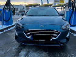 Blau Gebraucht 2020 Ford Focus Limousine | 12.999 € (Fairer Preis)