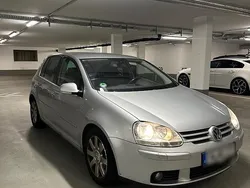 Silber Gebraucht 2005 VW Golf V Kleinwagen | 3.200 € (Fairer Preis)