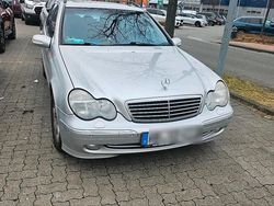 Silber Gebraucht 2001 Mercedes C200 Kombi | 2.500 €