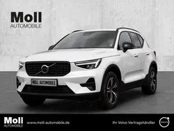 Weiss Gebraucht 2023 Volvo XC40 Plus SUV | 34.450 € (Fairer Preis)