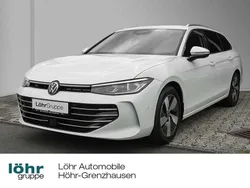 Pure white Gebraucht 2024 VW Passat Elegance Kombi | 35.980 € (Superpreis)