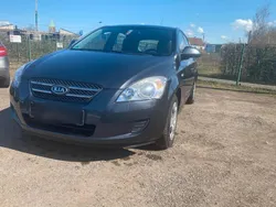 Grau Gebraucht 2009 Kia Ceed EX Kleinwagen | 2.500 € (Fairer Preis)