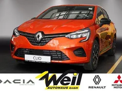 Orange Gebraucht 2023 Renault Clio V Techno Limousine | 17.490 € (Fairer Preis)