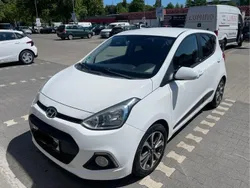 Weiß Gebraucht 2016 Hyundai i10 Passion Plus Kleinwagen | 6.200 € (Guter Preis)