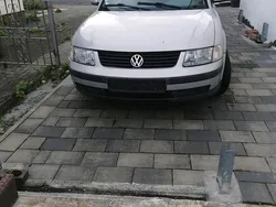 Grau Gebraucht 1998 VW Passat Kombi | 1.400 € (Guter Preis)