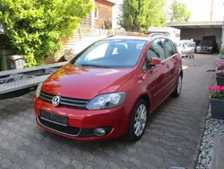 Rot Gebraucht 2010 VW Golf Plus Cross Highline Van / Kleinbus | 4.750 € (Fairer Preis)