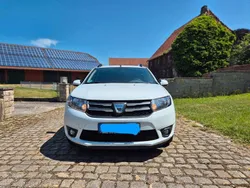 Weiß Gebraucht 2015 Dacia Logan MCV Celebration Kombi | 3.890 € (Superpreis)