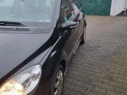 Schwarz Gebraucht 2007 Mercedes 200 Kombi | 2.500 €