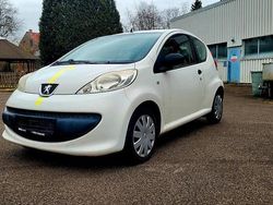 Weiß Gebraucht 2007 Peugeot 107 Kleinwagen | 1.100 € (Fairer Preis)