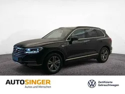 Grenadillschwarz metallic Gebraucht 2023 VW Touareg Elegance SUV | 59.870 € (Superpreis)