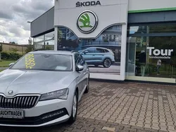 Silber Gebraucht 2023 Skoda Superb Ambition Kombi | 26.950 €