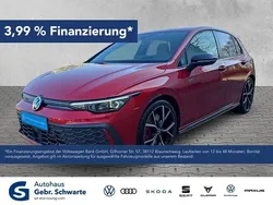 Rot Gebraucht 2024 VW Golf VIII GTI Limousine | 41.380 € (Guter Preis)