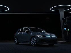 Grau Gebraucht 2021 VW Golf VIII GTI Clubsport Limousine | 30.800 € (Fairer Preis)