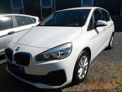 Weiß Gebraucht 2018 BMW 218 Sport Line Kombi | 15.499 € (Superpreis)