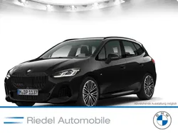 Sapphirschwarz metallic Gebraucht 2024 BMW 218 Active Tourer M Sport Van / Kleinbus | 29.770 € (Guter Preis)