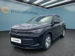 Schwarz Neu 2025 VW Tiguan SUV | 42.449 € (Guter Preis)
