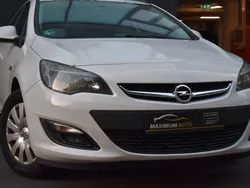 Weiß Gebraucht 2014 Opel Astra Selection Kombi | 3.666 € (Guter Preis)