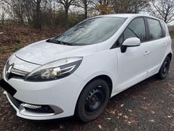 Weiß Gebraucht 2013 Renault Scénic III Dynamique Van / Kleinbus | 2.900 € (Guter Preis)