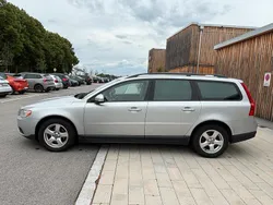 Silber Gebraucht 2009 Volvo V70 Kinetic Kombi | 5.850 €