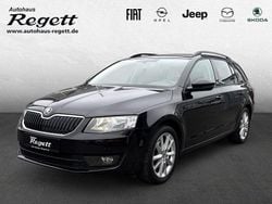 Schwarz Gebraucht 2015 Skoda Octavia Ambition Kombi | 10.990 € (Fairer Preis)