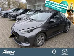 Grau Gebraucht 2024 Mazda 2 Exclusive-Line Limousine | 22.190 € (Fairer Preis)